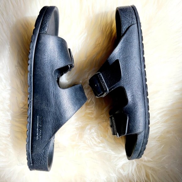 EUC Birkenstock Youth Arizona EVA Sandal Black Size 34 (Size 3-3.5) WATERPROOF! - Picture 2 of 5